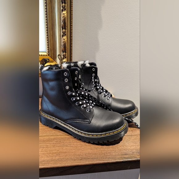 Kids Winter Doc Martens - Picture 3 of 3